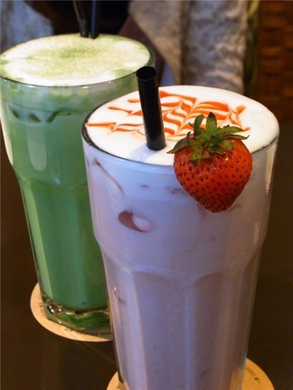 草莓飲和抺茶飲 - 士林區的咖啡弄) 草莓飲和抺茶飲 - 士林區的咖啡弄)