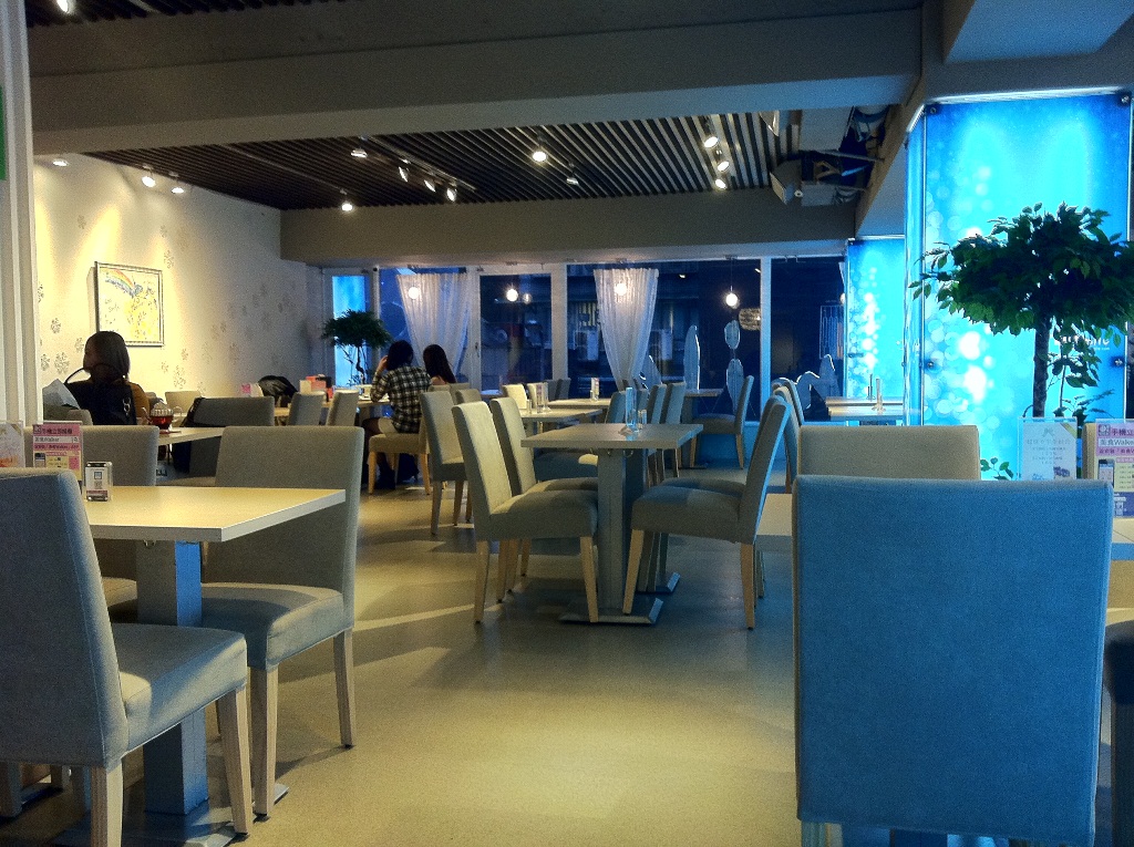 溫暖的壁爐哪裡找！？東區甜美二樓空間【ukismile】