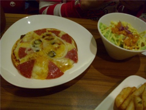 夏威姨比薩 - 大安區的貓咪先生的朋友)