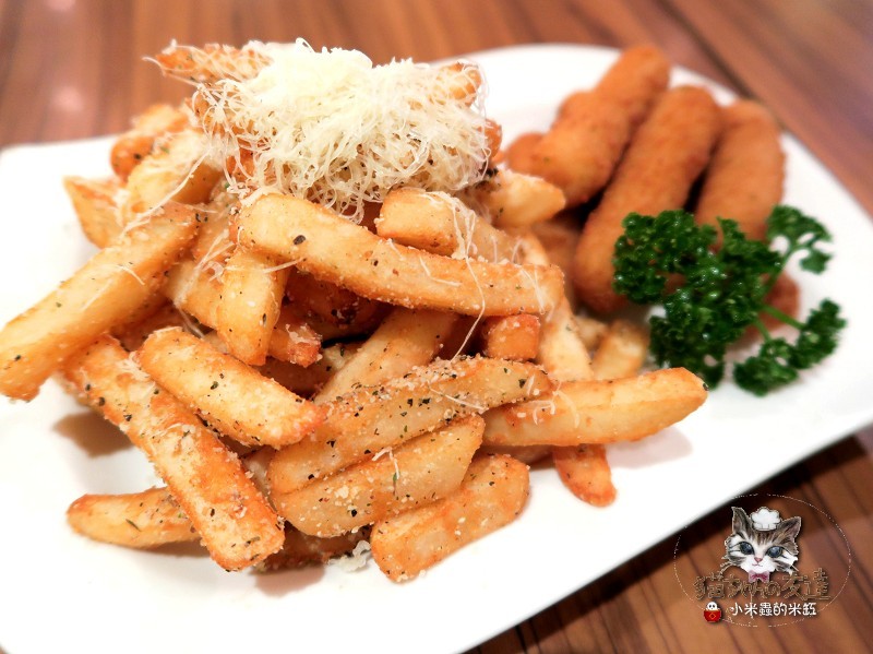 【捷運忠孝復興站】貓咪先生的朋友 ~美式早午餐/下午茶，有貓咪坐鎮的可愛小店♥