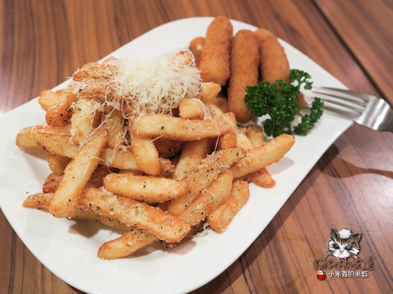 【捷運忠孝復興站】貓咪先生的朋友 ~美式早午餐/下午茶，有貓咪坐鎮的可愛小店♥