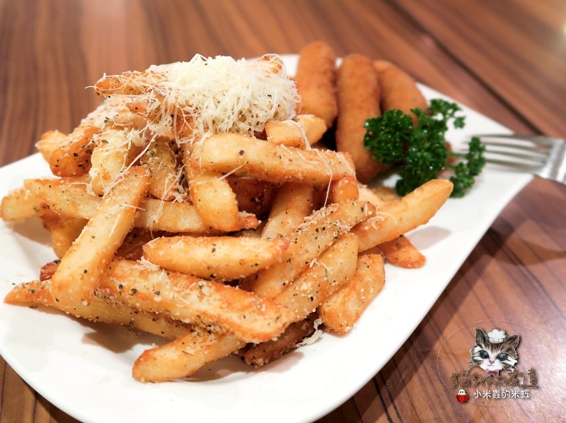 【捷運忠孝復興站】貓咪先生的朋友 ~美式早午餐/下午茶，有貓咪坐鎮的可愛小店♥