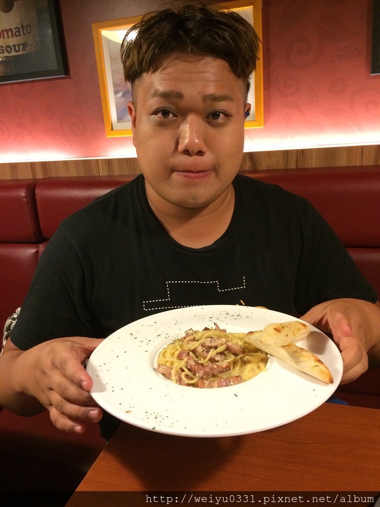 中山站超人氣美食新發現、義大利麵超夠味－《Vasa Pizzeria 瓦薩比薩》(中山店)