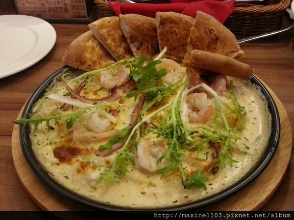 CYMERA_20140525_124444.jpg CYMERA_20140525_124444.jpg