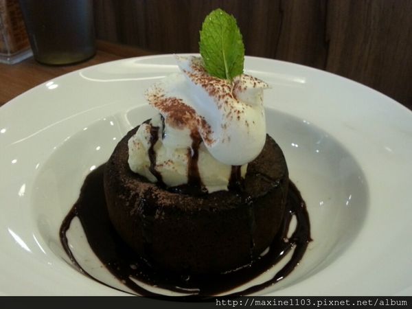 CYMERA_20140525_132209.jpg CYMERA_20140525_132209.jpg