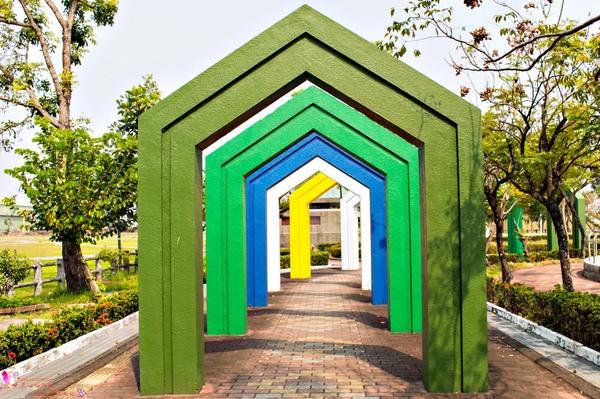 南州糖廠:屏東︱台糖南州觀光糖廠 100元玩一整天的充氣滑梯,冷門景點不用人擠人! 南州糖廠:屏東︱台糖南州觀光糖廠 100元玩一整天的充氣滑梯,冷門景點不用人擠人!