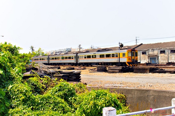 南州糖廠:屏東︱台糖南州觀光糖廠 100元玩一整天的充氣滑梯,冷門景點不用人擠人! 南州糖廠:屏東︱台糖南州觀光糖廠 100元玩一整天的充氣滑梯,冷門景點不用人擠人!