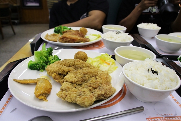 福井食堂：【彰化社頭景點】福井食堂~火車主題特色餐廳，鐵道文物館，情境模擬攝影拍照區