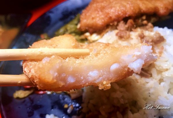 馬路益燒肉飯：【澎湖美食】藏在巷子裡的馬路益燒肉飯，花枝排更是讓人為之驚艷~