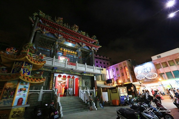 馬路益燒肉飯：【澎湖美食】藏在巷子裡的馬路益燒肉飯，花枝排更是讓人為之驚艷~