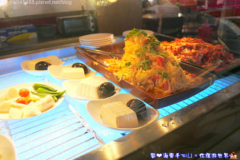 【屏東▍親子餐廳】台灣牛四學士姊妹牛肉麵♥來墾丁都會經過,肚子餓不訪來一碗牛肉麵吧!!