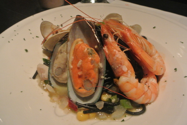 La gondola宮都拉義式主題餐廳:氣氛佳~口味佳~服務也不賴~好吃高級義大利麵~ La gondola宮都拉義式主題餐廳:氣氛佳~口味佳~服務也不賴~好吃高級義大利麵~