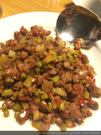 超開胃！東區Bistro 98辣味美食、捷運忠孝復興人氣料理－《開飯川食堂》