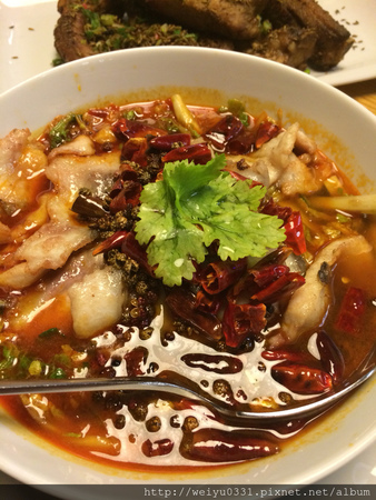 超開胃！東區Bistro 98辣味美食、捷運忠孝復興人氣料理－《開飯川食堂》