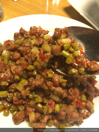 超開胃！東區Bistro 98辣味美食、捷運忠孝復興人氣料理－《開飯川食堂》