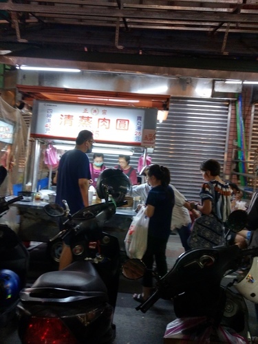 IMAG9812.jpg - 蘆洲夜市 特輯 ︳晒夜市去 必吃人氣地瓜球 麻辣關東煮 清冰紅茶超大杯飲品 喝好喝滿