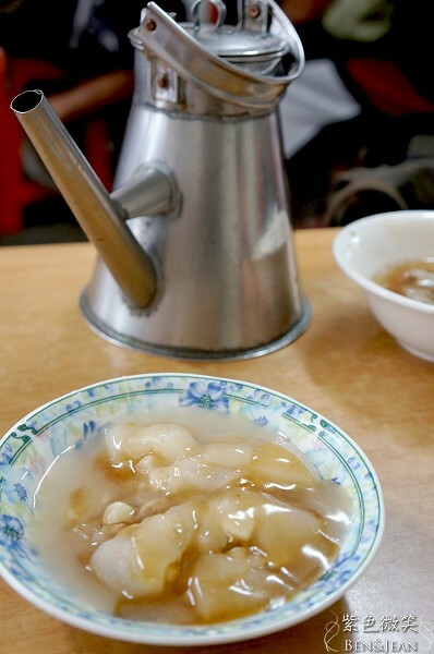 南投埔里阿菊肉圓！肉圓二吃圓配獨門辣醬，筍丁內餡超滿足。