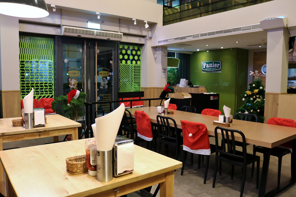 台北｜費尼餐廳歡樂會Fanier(瑞光門市) 內湖美式餐廳．內科美食．牛肉漢堡推薦 - 奇奇一起玩樂趣