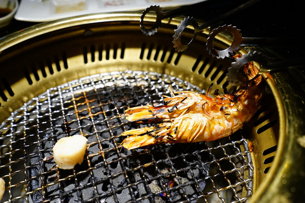 塩選輕塩風燒肉(公益店)：塩選輕塩風燒肉-公益店-禪境中優雅享受燒肉的極緻精神