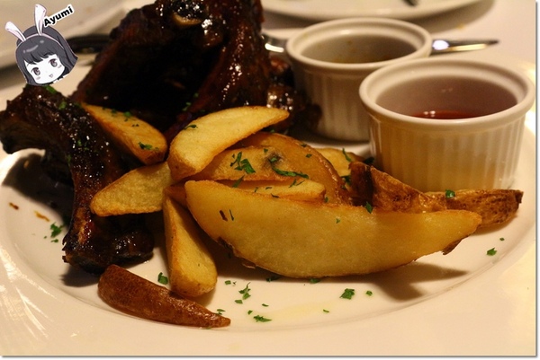 SPEZIA斯佩齊亞義大利餐廳：[食記]►新北永和區◄SPEZiA斯佩齊亞義大利餐廳-環境優雅又舒適，情侶約會以及全家聚餐均很適合～