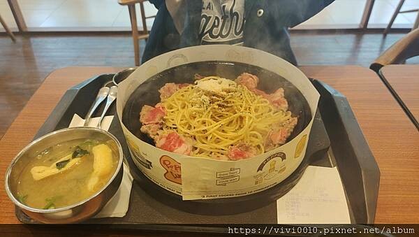 台北.南港-Pepper Lunch胡椒廚房,一走過去立刻被鐵板香氣吸引,肉質鮮嫩超好吃!