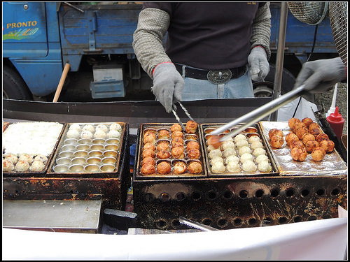 【新北食記】林口‧排隊小吃-來來潤餅&極上品章魚燒(林口夜市前)
