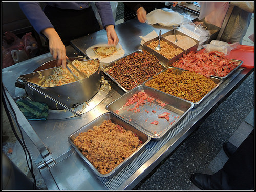 【新北食記】林口‧排隊小吃-來來潤餅&極上品章魚燒(林口夜市前)