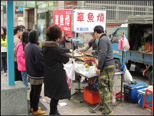 【新北食記】林口‧排隊小吃-來來潤餅&極上品章魚燒(林口夜市前)