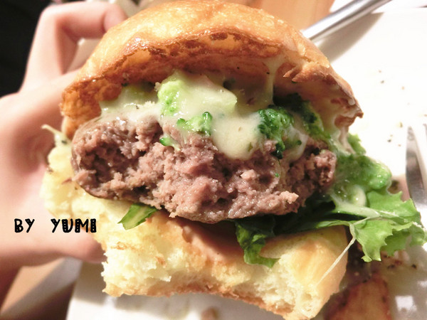 田樂 for Farm Burger：【台中食記】隱藏巷弄懷舊老店♥食尚玩家大力推薦@田樂For Farm BURGER
