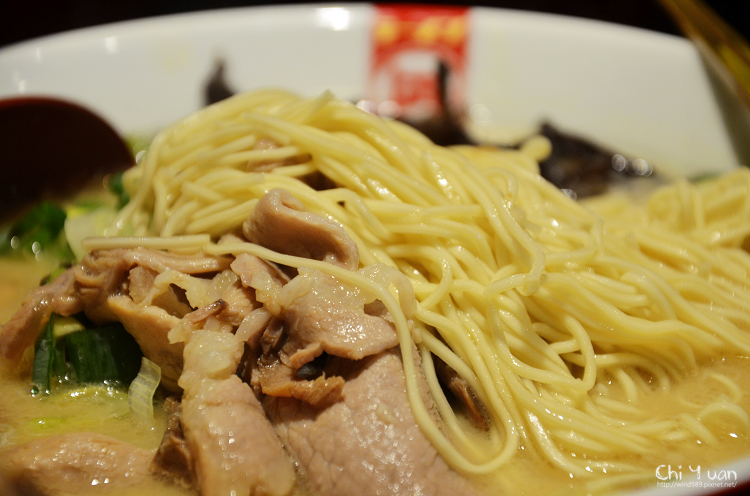 [台北]西門町豚骨拉麵ラメン凪Nagi。眾王搭選，濃醇豚味