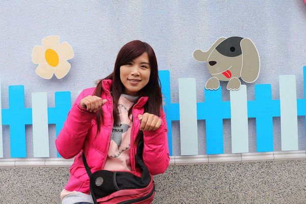 雙心池塘:【彰化景點】遇見希臘風~和平社區大村雙心池塘,增添新花樣的藍白色地中海裝置藝術,繞過結婚愛心拱門,戴上水藍色鑽戒,在幸福的國度裡欣喜若狂/結婚愛心拱門/藍白地中海的馬賽克拼貼城牆/水藍色鑽戒/觀賞蓮花池/雙心印記