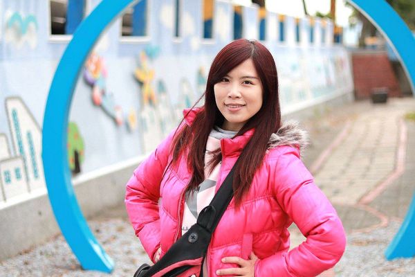 雙心池塘:【彰化景點】遇見希臘風~和平社區大村雙心池塘,增添新花樣的藍白色地中海裝置藝術,繞過結婚愛心拱門,戴上水藍色鑽戒,在幸福的國度裡欣喜若狂/結婚愛心拱門/藍白地中海的馬賽克拼貼城牆/水藍色鑽戒/觀賞蓮花池/雙心印記