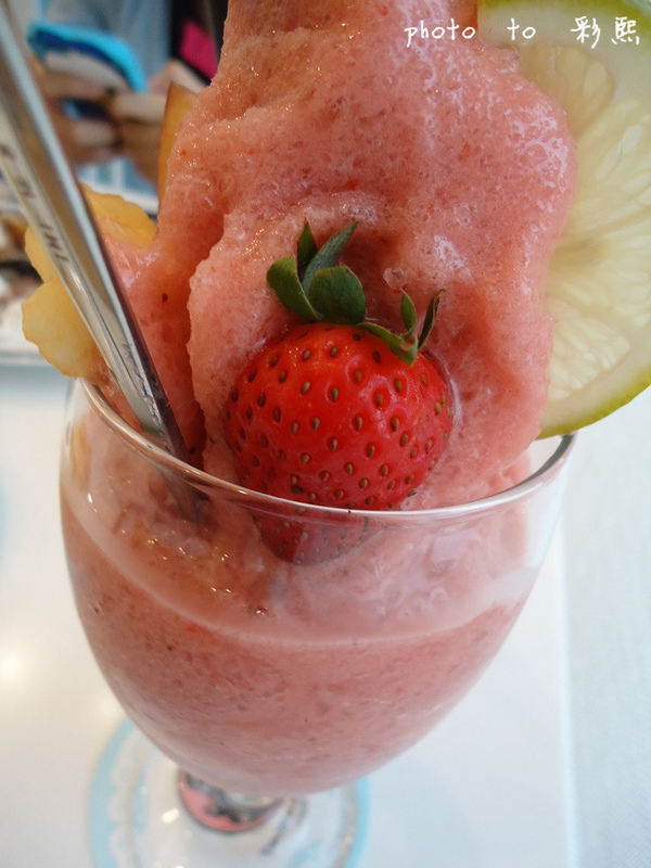 Dazzling Cafe Sky(4店)：【台中。西屯】 Dazzling Cafe Sky~新品：酥脆熔岩吐司、當日壽星免費招待經典蜜糖吐司