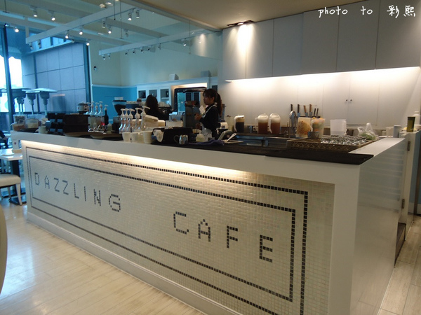 Dazzling Cafe Sky(4店)：【台中。西屯】 Dazzling Cafe Sky~新品：酥脆熔岩吐司、當日壽星免費招待經典蜜糖吐司