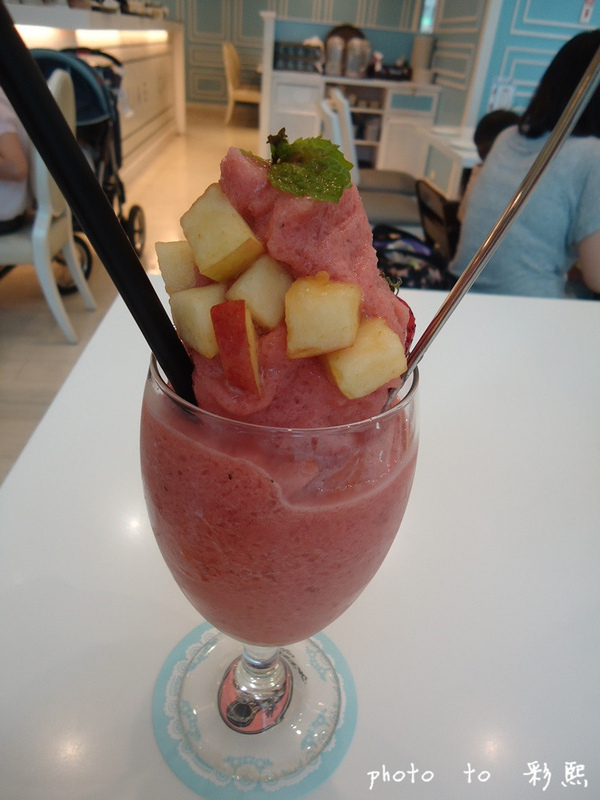 Dazzling Cafe Sky(4店)：【台中。西屯】 Dazzling Cafe Sky~新品：酥脆熔岩吐司、當日壽星免費招待經典蜜糖吐司