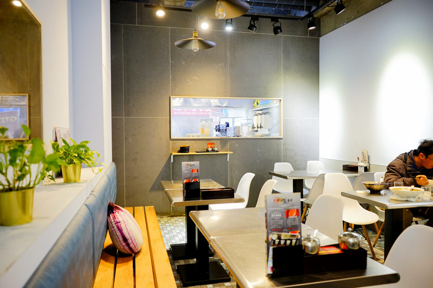 美食｜台北 神仙牛肉麵 美味讓人成仙的川味牛肉麵、清燉牛肉麵 (近南京復興站)