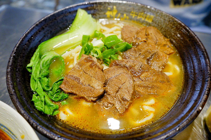 美食｜台北 神仙牛肉麵 美味讓人成仙的川味牛肉麵、清燉牛肉麵 (近南京復興站)