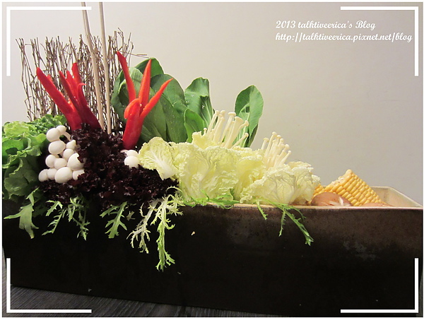 『呷』「捷運士林站」☆ 寬巷子 ☆ 色香味俱全的麻辣火鍋