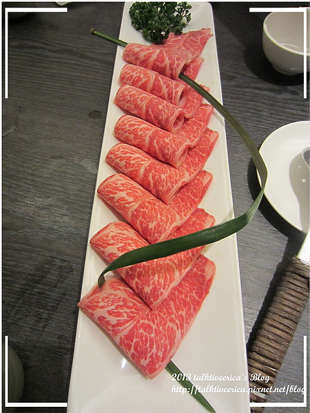 『呷』「捷運士林站」☆ 寬巷子 ☆ 色香味俱全的麻辣火鍋