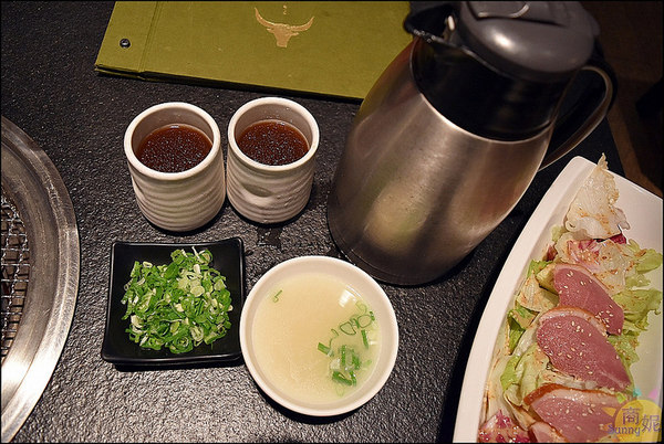 一頭牛日式燒肉.清酒(崇德店)：台中北屯超澎湃和牛燒肉套餐。一頭牛日式燒肉清酒崇德店。就是要大口吃肉才豪邁!@sunny吃喝遊樂