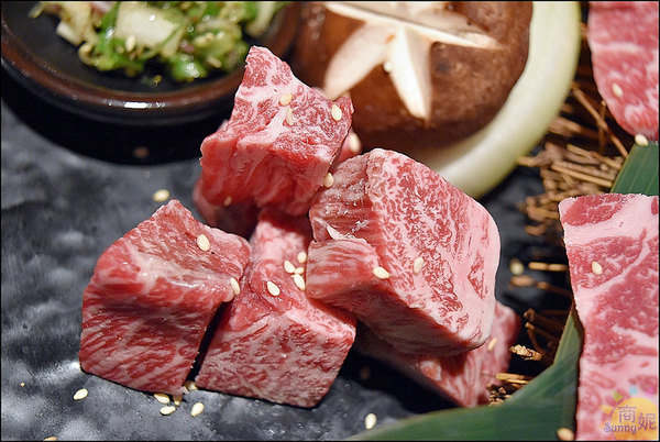 一頭牛日式燒肉.清酒(崇德店)：台中北屯超澎湃和牛燒肉套餐。一頭牛日式燒肉清酒崇德店。就是要大口吃肉才豪邁!@sunny吃喝遊樂