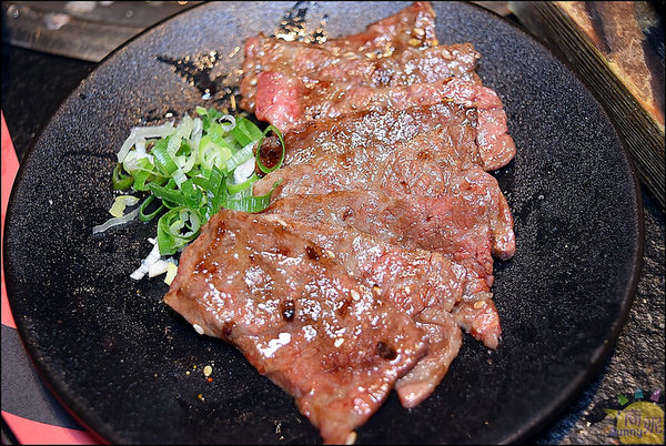 一頭牛日式燒肉.清酒(崇德店)：台中北屯超澎湃和牛燒肉套餐。一頭牛日式燒肉清酒崇德店。就是要大口吃肉才豪邁!@sunny吃喝遊樂