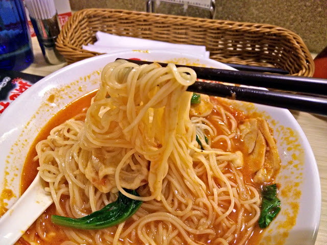 【台北】初品嚐~太陽蕃茄拉麵/太陽のトマト麺 (站前店)