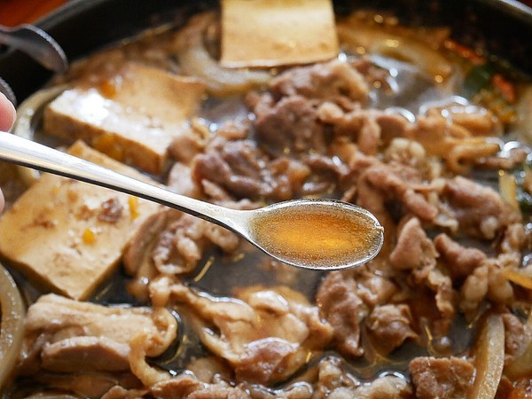 八豆食府壽喜燒專門店(公益店):八豆食府-台中公益路壽喜燒吃到飽 中午用餐是小資族的省錢之道 所有食材認你挑選 就是要飽到走不動才甘心離開