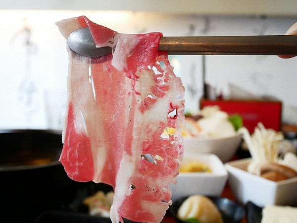 八豆食府壽喜燒專門店(公益店):八豆食府-台中公益路壽喜燒吃到飽 中午用餐是小資族的省錢之道 所有食材認你挑選 就是要飽到走不動才甘心離開