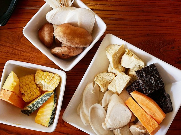 八豆食府壽喜燒專門店(公益店):八豆食府-台中公益路壽喜燒吃到飽 中午用餐是小資族的省錢之道 所有食材認你挑選 就是要飽到走不動才甘心離開