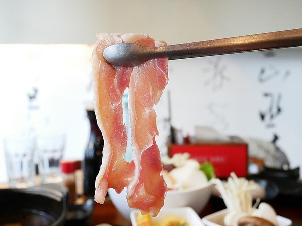 八豆食府壽喜燒專門店(公益店):八豆食府-台中公益路壽喜燒吃到飽 中午用餐是小資族的省錢之道 所有食材認你挑選 就是要飽到走不動才甘心離開