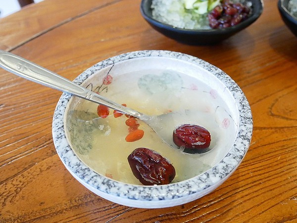 八豆食府壽喜燒專門店(公益店):八豆食府-台中公益路壽喜燒吃到飽 中午用餐是小資族的省錢之道 所有食材認你挑選 就是要飽到走不動才甘心離開