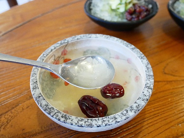 八豆食府壽喜燒專門店(公益店):八豆食府-台中公益路壽喜燒吃到飽 中午用餐是小資族的省錢之道 所有食材認你挑選 就是要飽到走不動才甘心離開