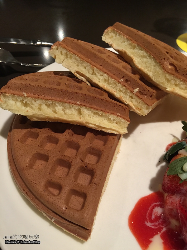 台北東區●下午茶●咖啡弄(草莓鬆餅)